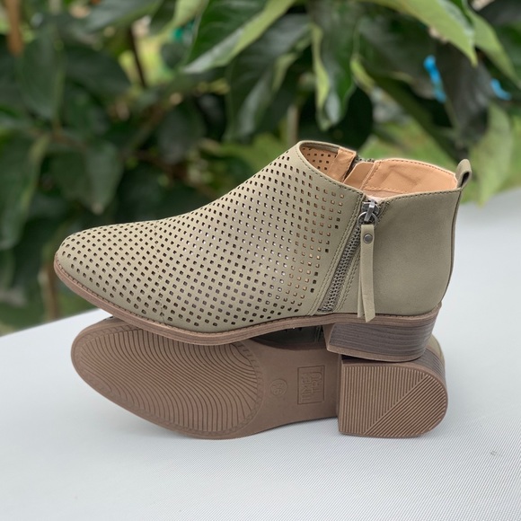 Memory Foam Perforated Women’s Fashion Boots - Picture 3 of 10